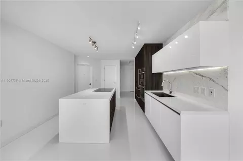 851 NE 1st Ave #2106, Miami, FL 33132