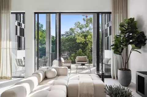 84 SW 28th Rd #7, Miami, FL 33129