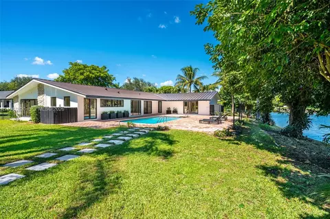 10945 SW 75th Ct, Pinecrest, FL 33156