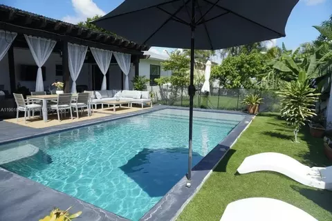 4678 NW 99th Ter, Sunrise, FL 33351