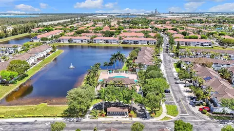 View/Area - 7634 NW 114th Path, Doral, FL 33178 photo 5 of 7