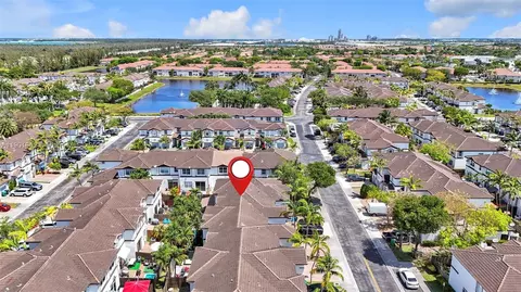 View/Area - 7634 NW 114th Path, Doral, FL 33178 photo 4 of 7