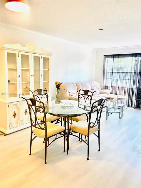 3431 NW 50th Ave #207, Lauderdale Lakes, FL 33319
