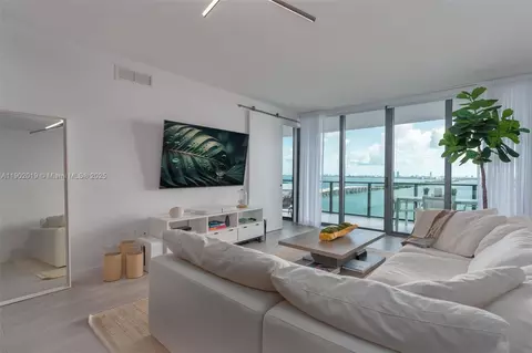 3131 NE 7th Ave #2202, Miami, FL 33137