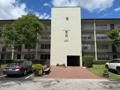 13355 SW 9th Ct #415H, Pembroke Pines, FL 33027