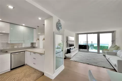 100 Bayview Dr #1008, Sunny Isles Beach, FL 33160