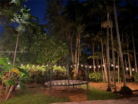 Exterior - 11003 SW 77th Ct Cir, Pinecrest, FL 33156 photo 11 of 12