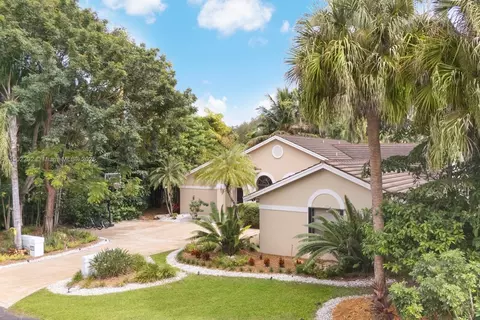 Exterior - 11003 SW 77th Ct Cir, Pinecrest, FL 33156 photo 10 of 12