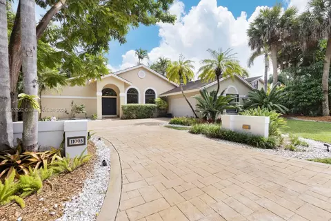 11003 SW 77th Ct Cir, Pinecrest, FL 33156