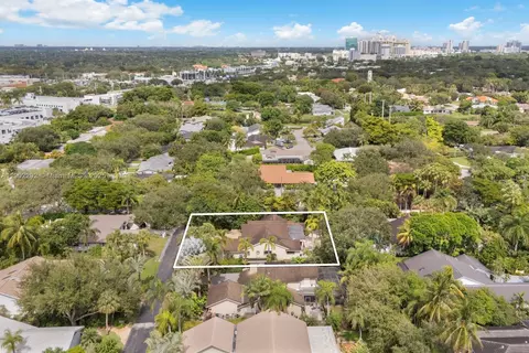 View/Area - 11003 SW 77th Ct Cir, Pinecrest, FL 33156 photo 5 of 5
