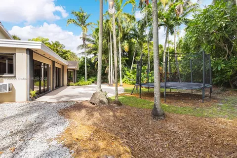 Exterior - 11003 SW 77th Ct Cir, Pinecrest, FL 33156 photo 6 of 12