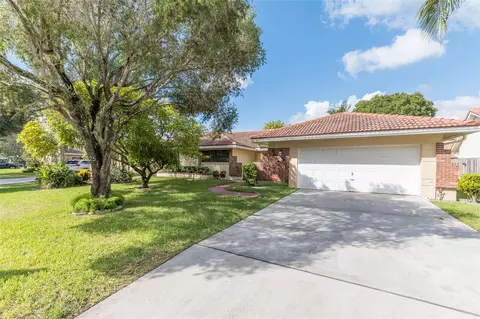 5641 Thistledown Ter, Davie, FL 33331