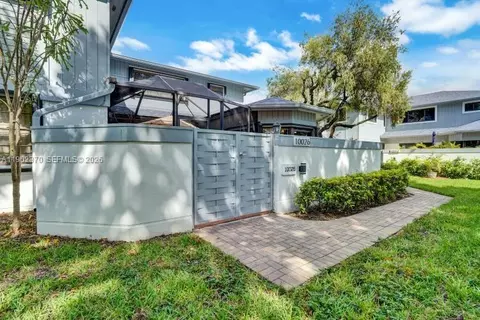 10026 NW 52nd Ter, Doral, FL 33178