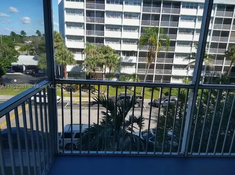 700 NW 214th St #403, Miami Gardens, FL 33169