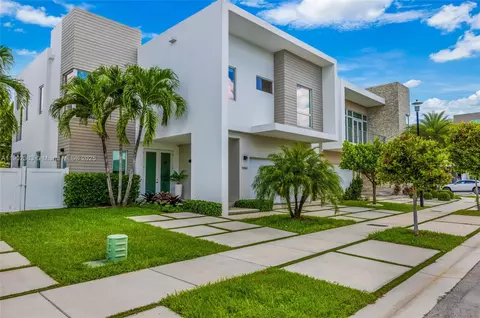 10580 NW 67th Ter, Doral, FL 33178