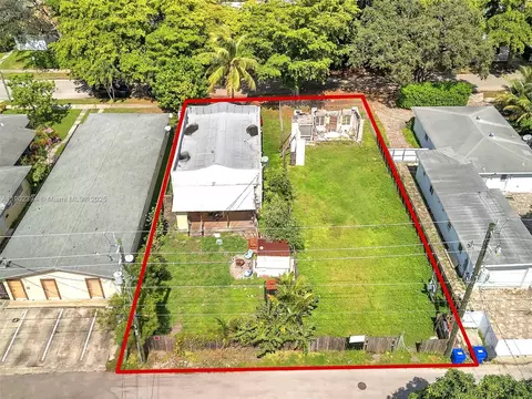 1928 Dewey St, Hollywood, FL 33020