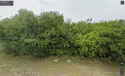 607 Maple Ave N, Lehigh Acres, FL 33972