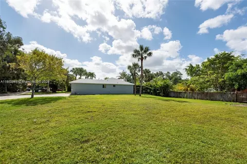 2449 SW 43rd Ter, Fort Lauderdale, FL 33317