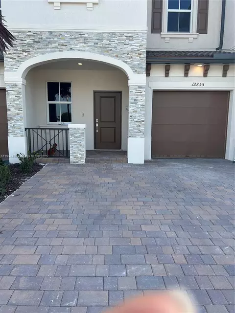 12865 NW 24th Ave, Miami, FL 33167