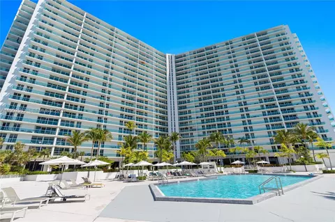 100 Bayview Dr #1901, Sunny Isles Beach, FL 33160