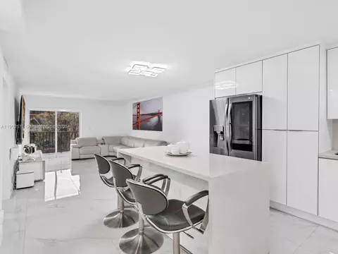1890 W 56th St #1307, Hialeah, FL 33012