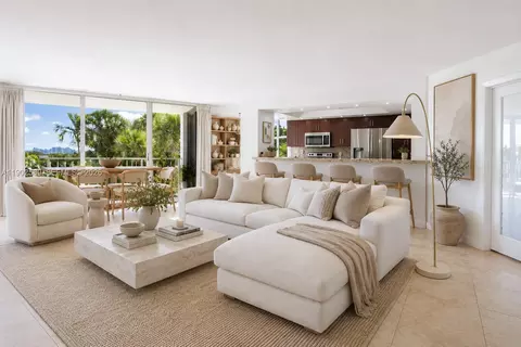 4000 Towerside Ter #412, Miami, FL 33138
