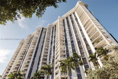 4000 Towerside Ter #412, Miami, FL 33138