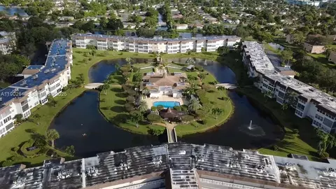 4700 NW 35th St #602, Lauderdale Lakes, FL 33319