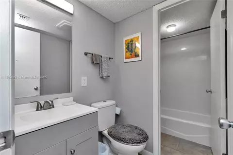 Bath - 737 Midway Dr #B, Ocala, FL 34472 photo 4 of 5