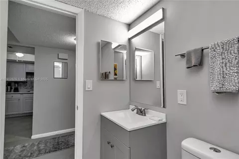 Bath - 737 Midway Dr #B, Ocala, FL 34472 photo 5 of 5
