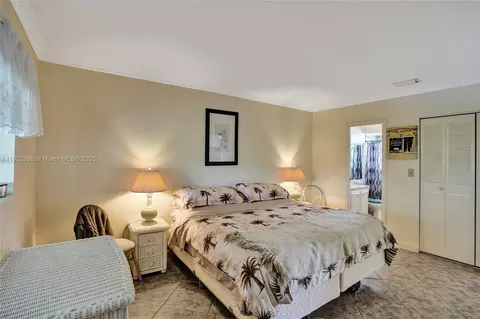 5103 NW 35th St #605, Lauderdale Lakes, FL 33319