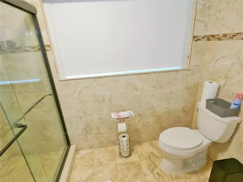 6855 W 2nd Ln, Hialeah, FL 33014 photo 34