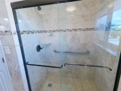 6855 W 2nd Ln, Hialeah, FL 33014 photo 36