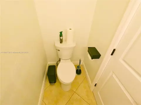 6855 W 2nd Ln, Hialeah, FL 33014 photo 16