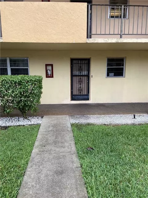 3955 N Nob Hill Rd #101, Sunrise, FL 33351