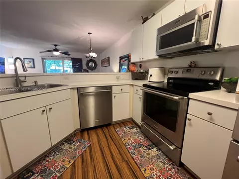 Kitchen - 151 Timberwalk Trl #151, Jupiter, FL 33458 photo 3 of 6
