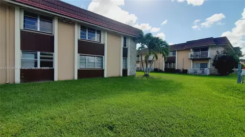 5301 SW 77th Ct #201G, Miami, FL 33155