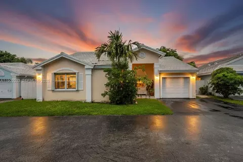 6410 SW 112th Pl, Miami, FL 33173