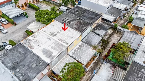 View/Area - 7144 W 2nd Ln, Hialeah, FL 33014 photo 7 of 8