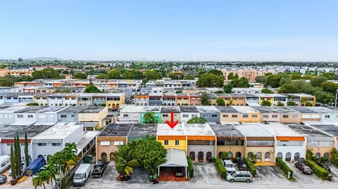 View/Area - 7144 W 2nd Ln, Hialeah, FL 33014 photo 4 of 8