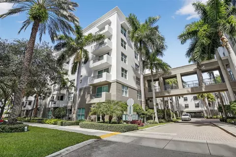 2421 NE 65th St #508, Fort Lauderdale, FL 33308