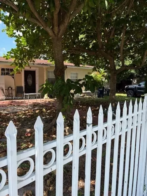 2901 NW 163rd St, Miami Gardens, FL 33054