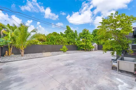 Exterior - 175 W 56th St, Hialeah, FL 33012 photo 7 of 11