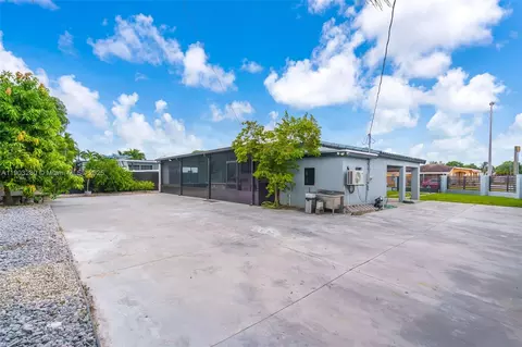 Exterior - 175 W 56th St, Hialeah, FL 33012 photo 9 of 11