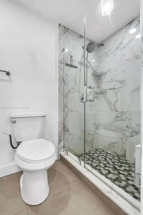 Bath - 175 W 56th St, Hialeah, FL 33012 photo 4 of 4