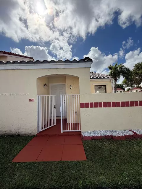 2901 San Remo Cir, Homestead, FL 33035