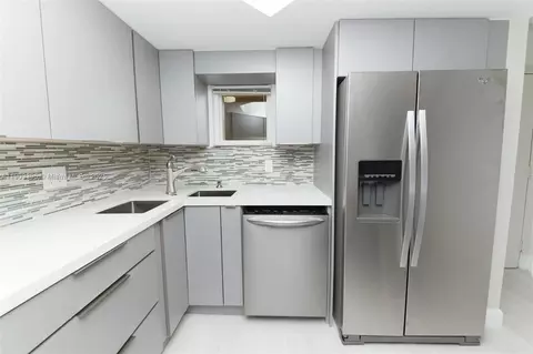 8323 Lake Dr #402, Doral, FL 33166
