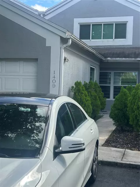 1409 NW 124th Ave, Pembroke Pines, FL 33026
