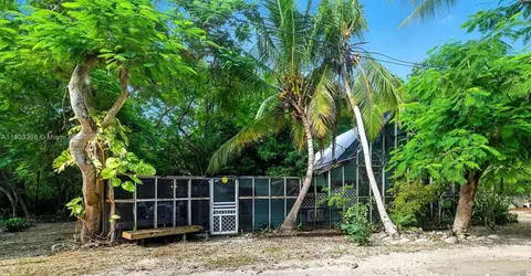 103 Tree Ln, Tavernier, FL 33070