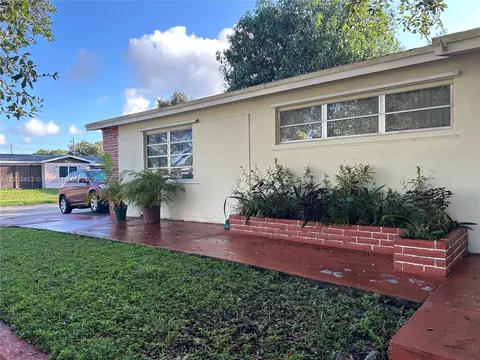 7040 Thomas St, Hollywood, FL 33024